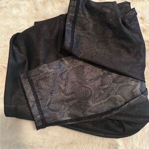Black Snake Print Leggings